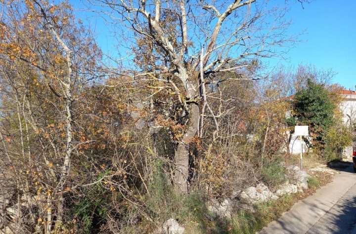 Land for sale 688 m² – Kremenići