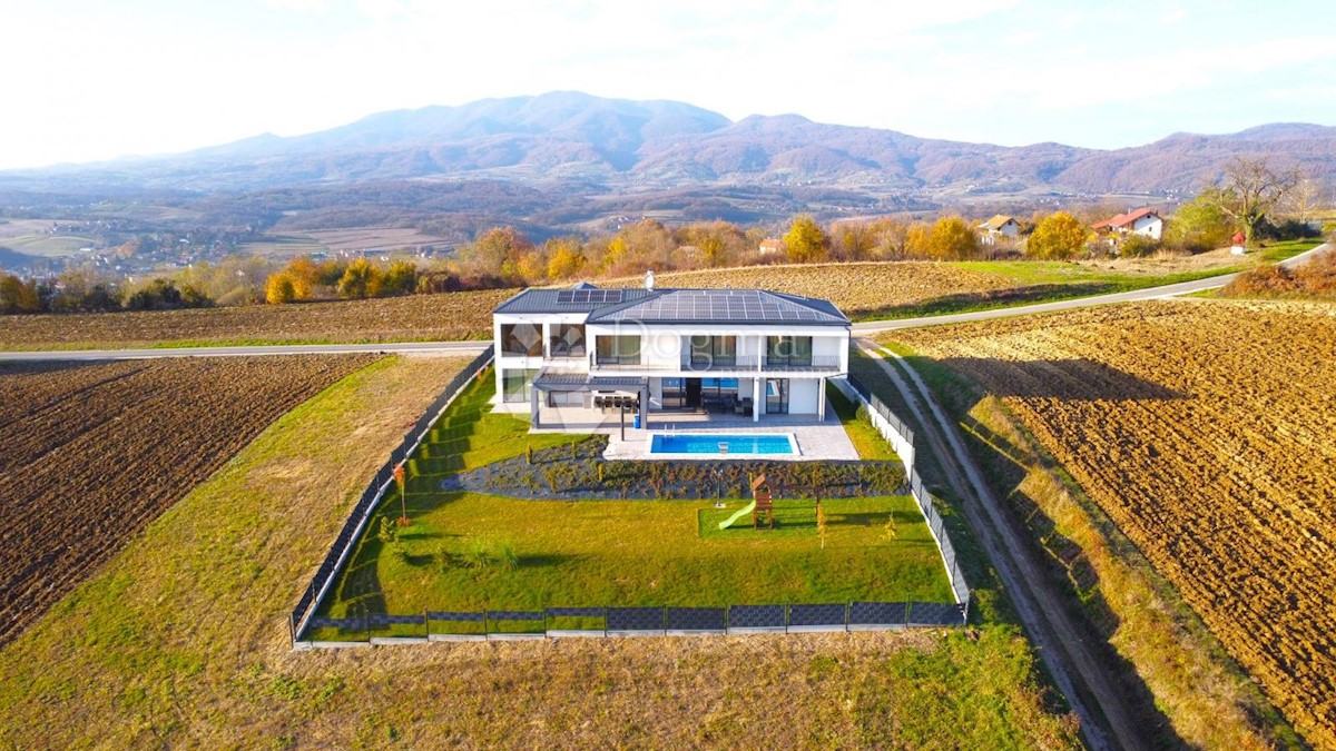 Haus Zu verkaufen - KRAPINSKO-ZAGORSKA HRAŠĆINA