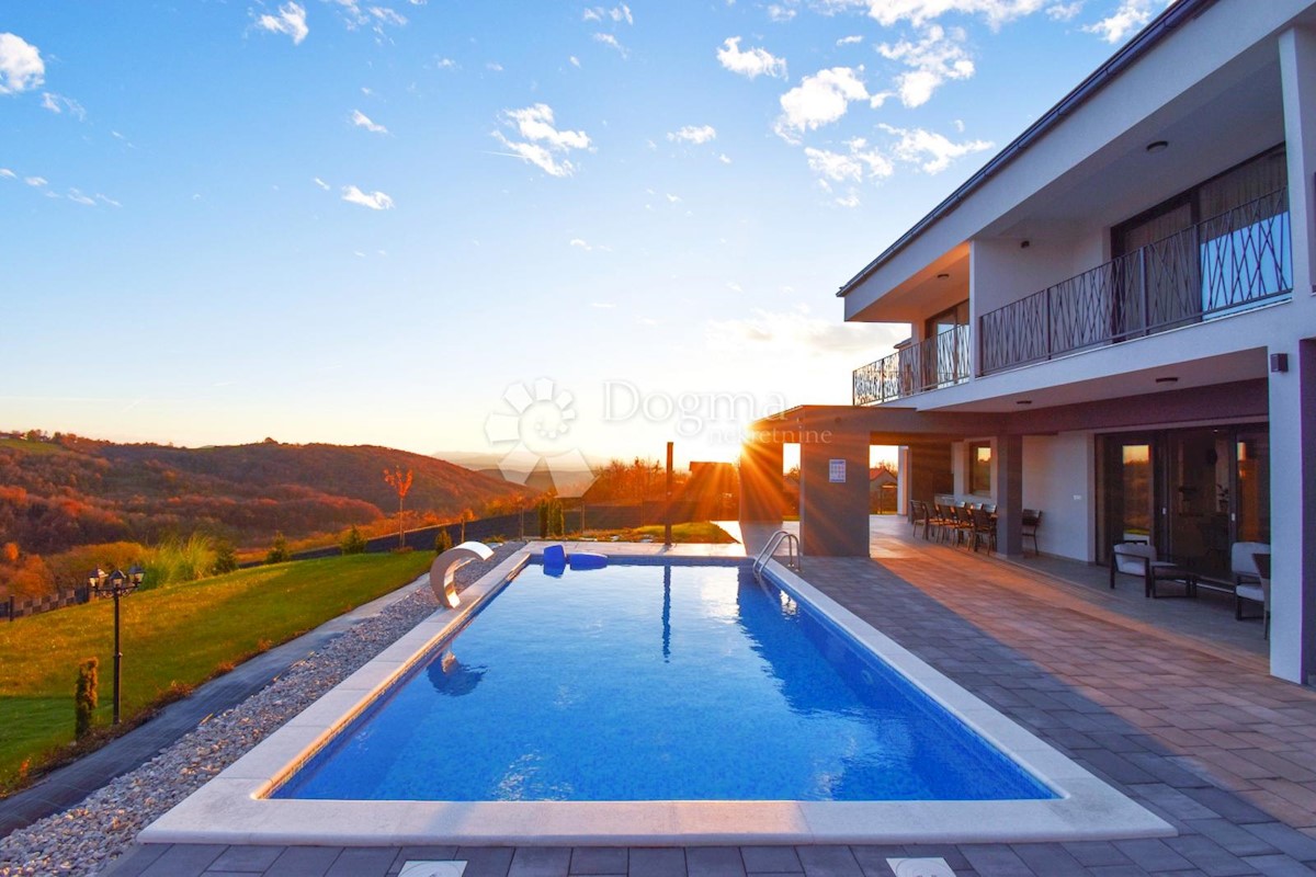 Haus Zu verkaufen - KRAPINSKO-ZAGORSKA HRAŠĆINA