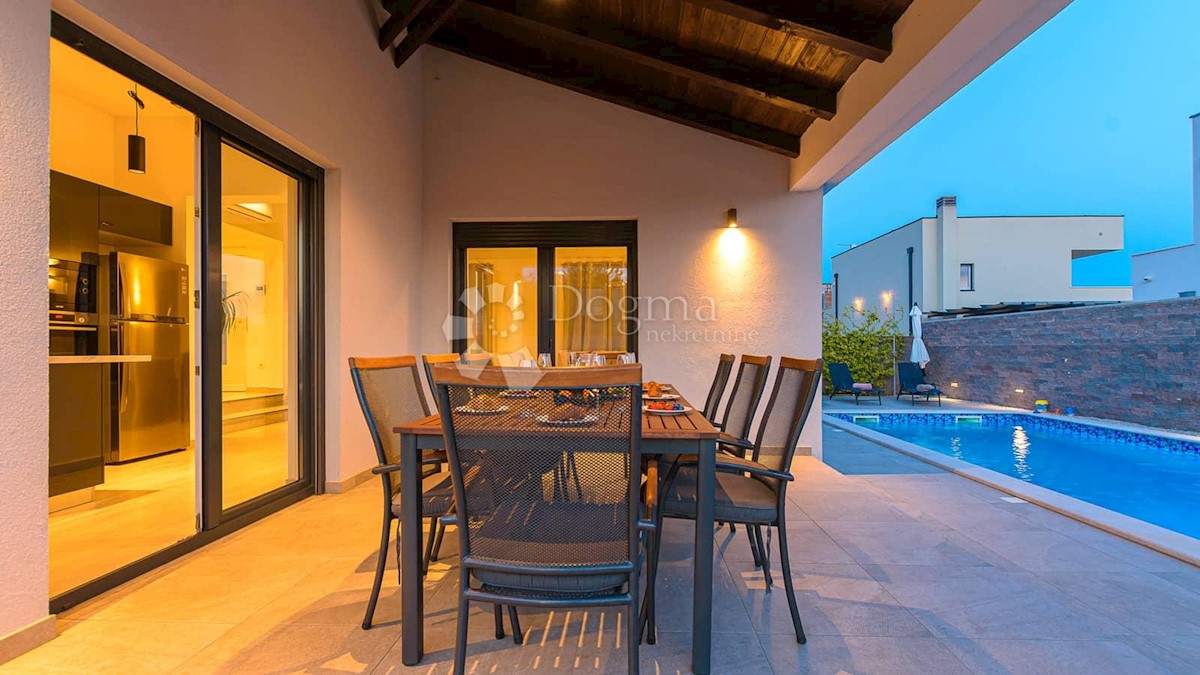 Maison À vendre - ISTARSKA PULA