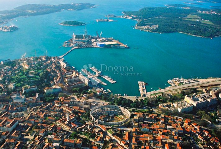 Zemljište na prodaju 594 m² – Pula