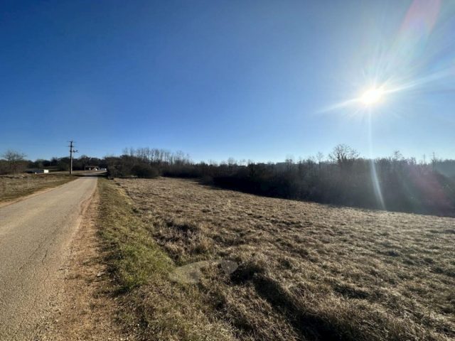 Działka na sprzedaż 3697 m² – Karojba