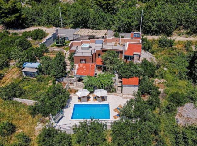 House for sale 220 m² – Podstrana