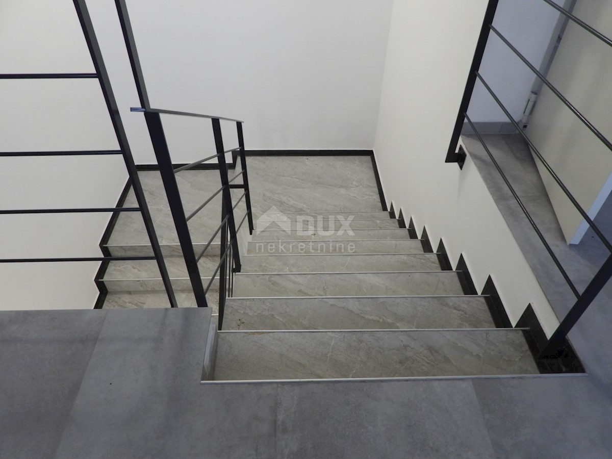 Business premises For rent - PRIMORSKO-GORANSKA MATULJI