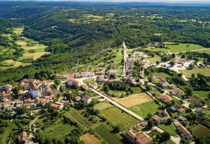 Terreno in vendita 1728 m² – Tinjan