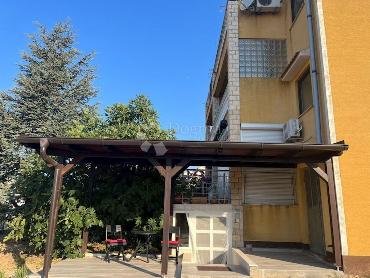 Apartmán Na predaj - ŠIBENSKO-KNINSKA PRIMOŠTEN