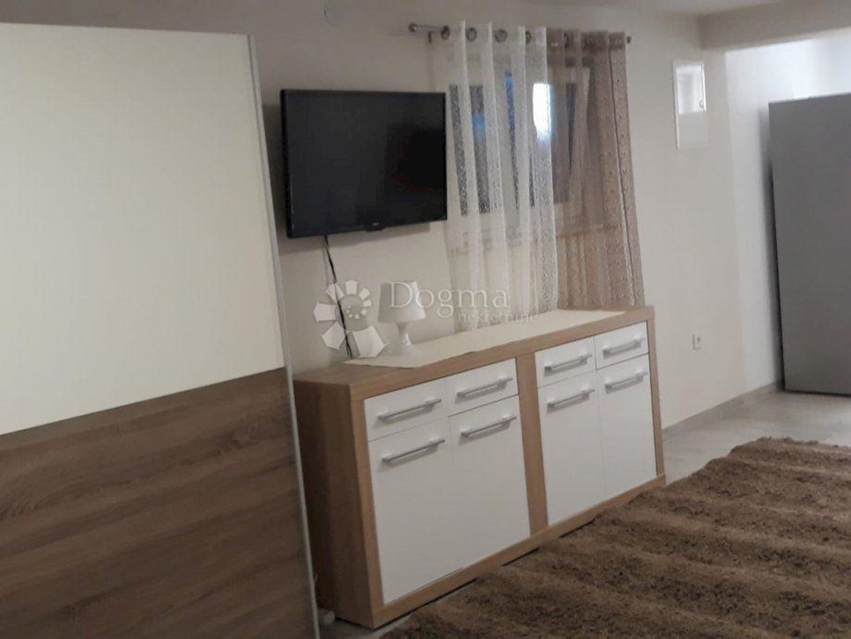 Apartmán Na predaj - ŠIBENSKO-KNINSKA PRIMOŠTEN