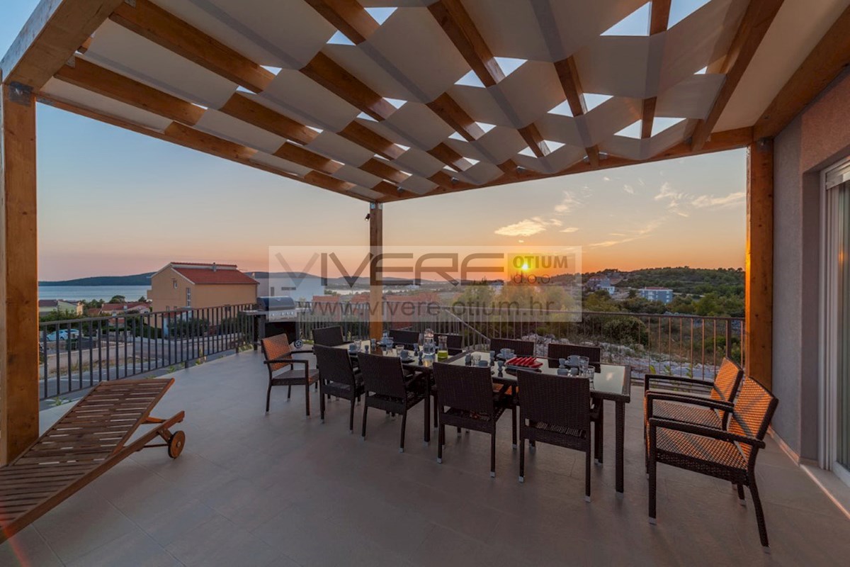 Casa In vendita - ŠIBENSKO-KNINSKA Šibenik