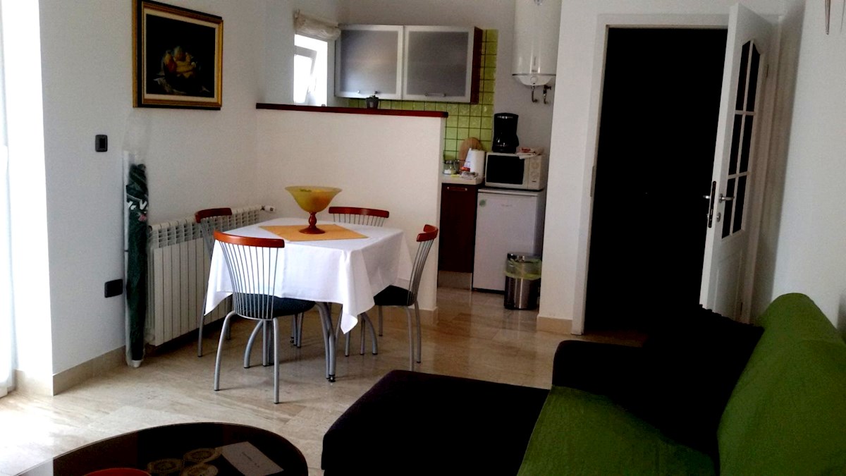 Flat For sale PULA