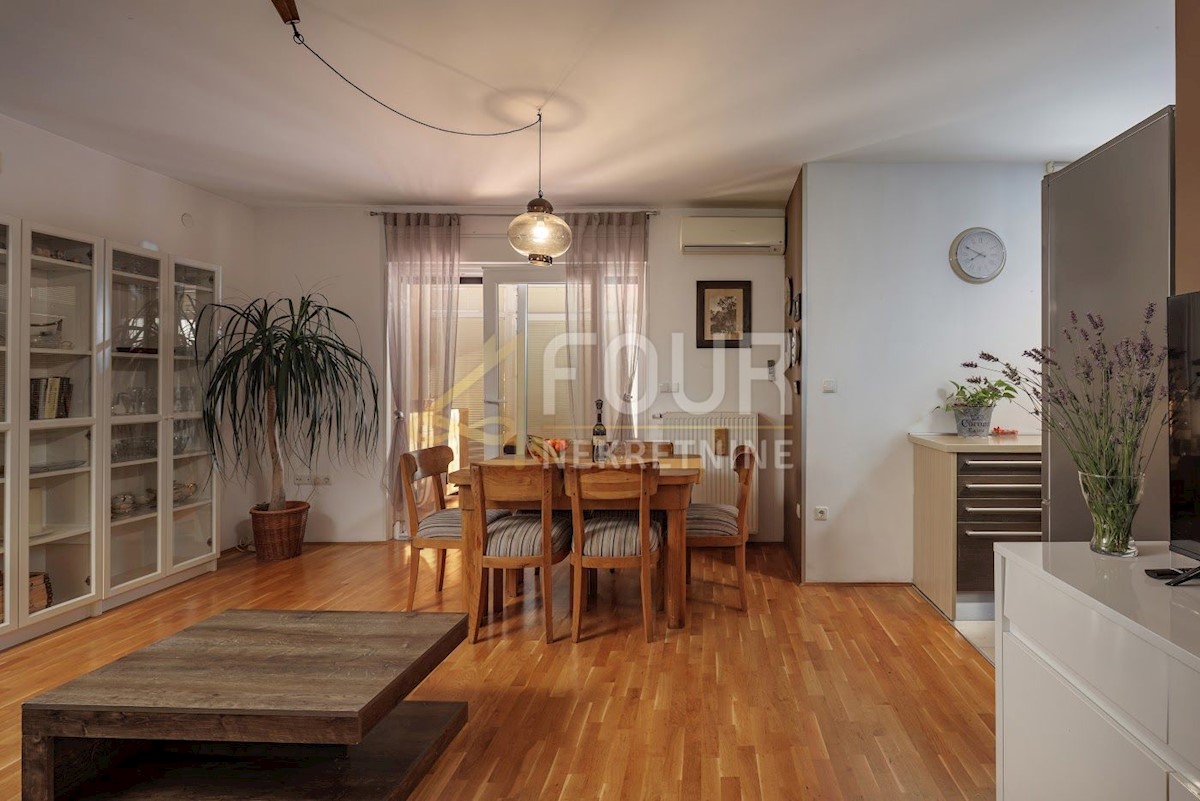 Flat For sale - PRIMORSKO-GORANSKA KOSTRENA