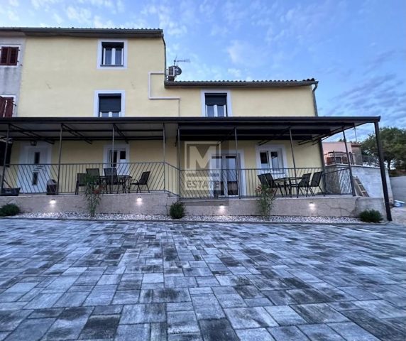 Hiša Naprodaj - Istarska Poreč - foto 2/17