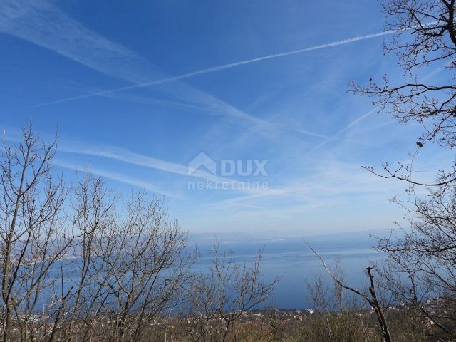 Pozemok na predaj 14342 m² – Oprič