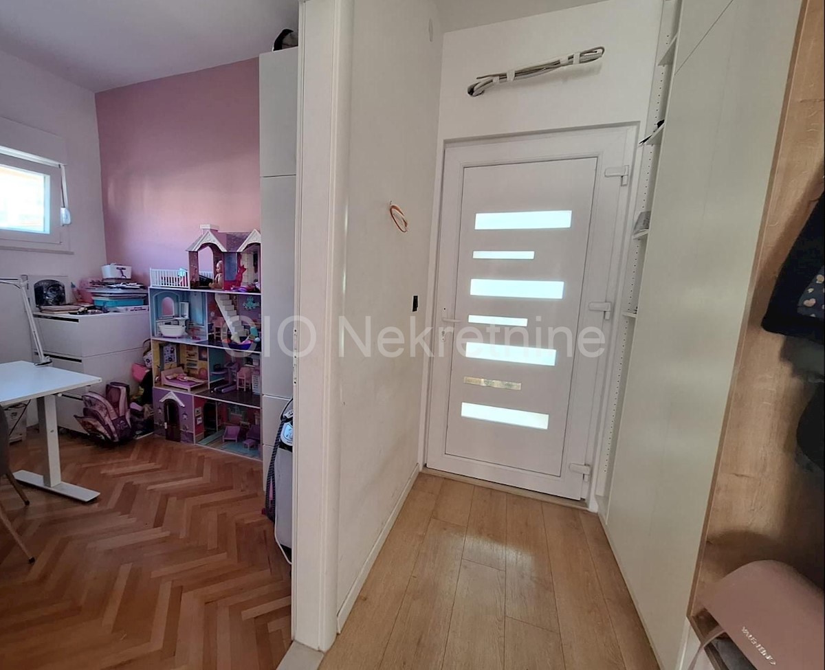 Apartmán Na predaj - SPLITSKO-DALMATINSKA KAŠTELA