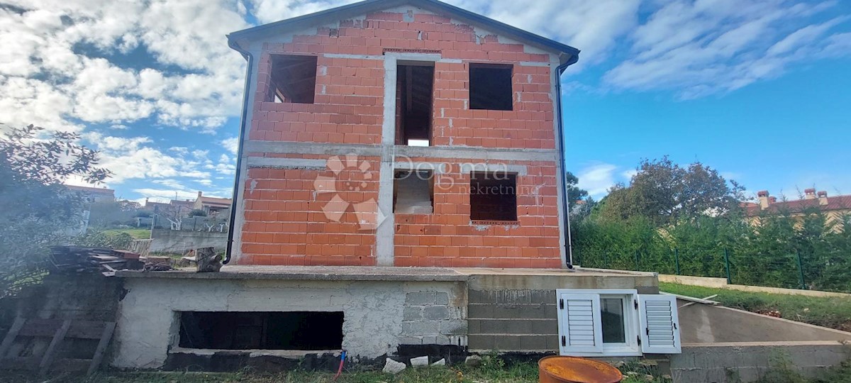 Kuća Na prodaju - ISTARSKA LIŽNJAN