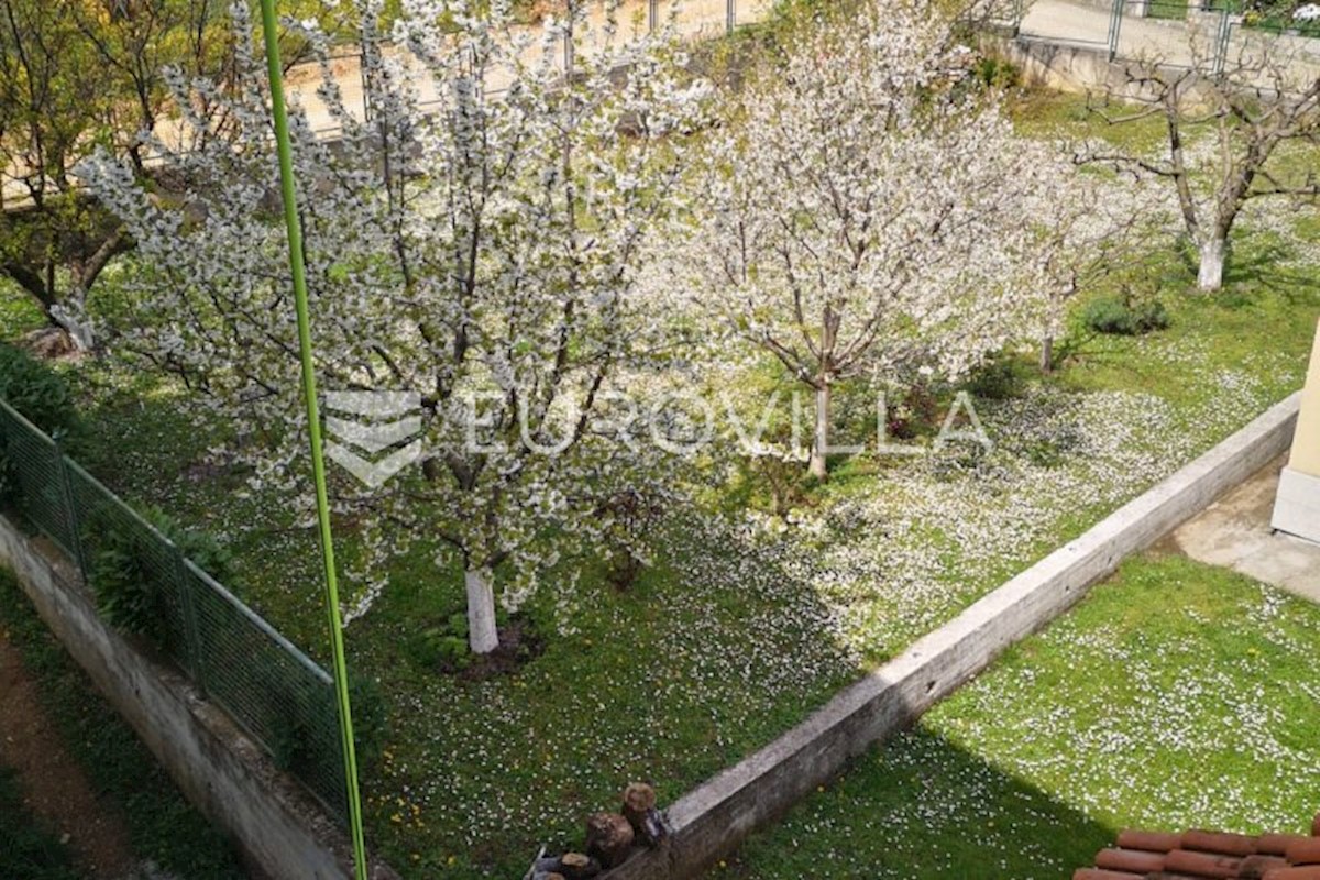 Casa In vendita - SPLITSKO-DALMATINSKA SINJ