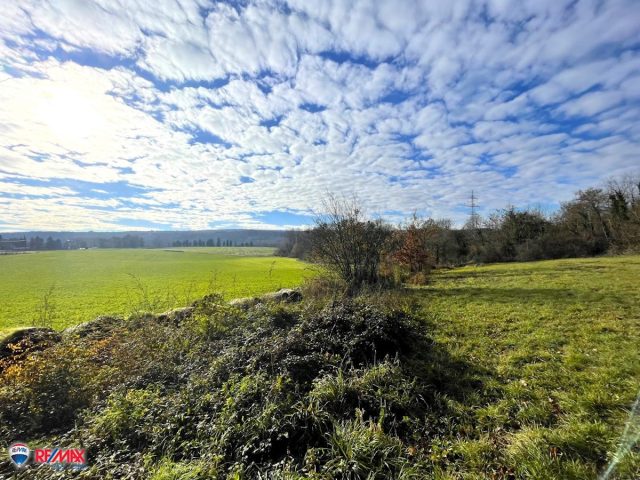 Zemljište na prodaju 25406 m² – Kršan