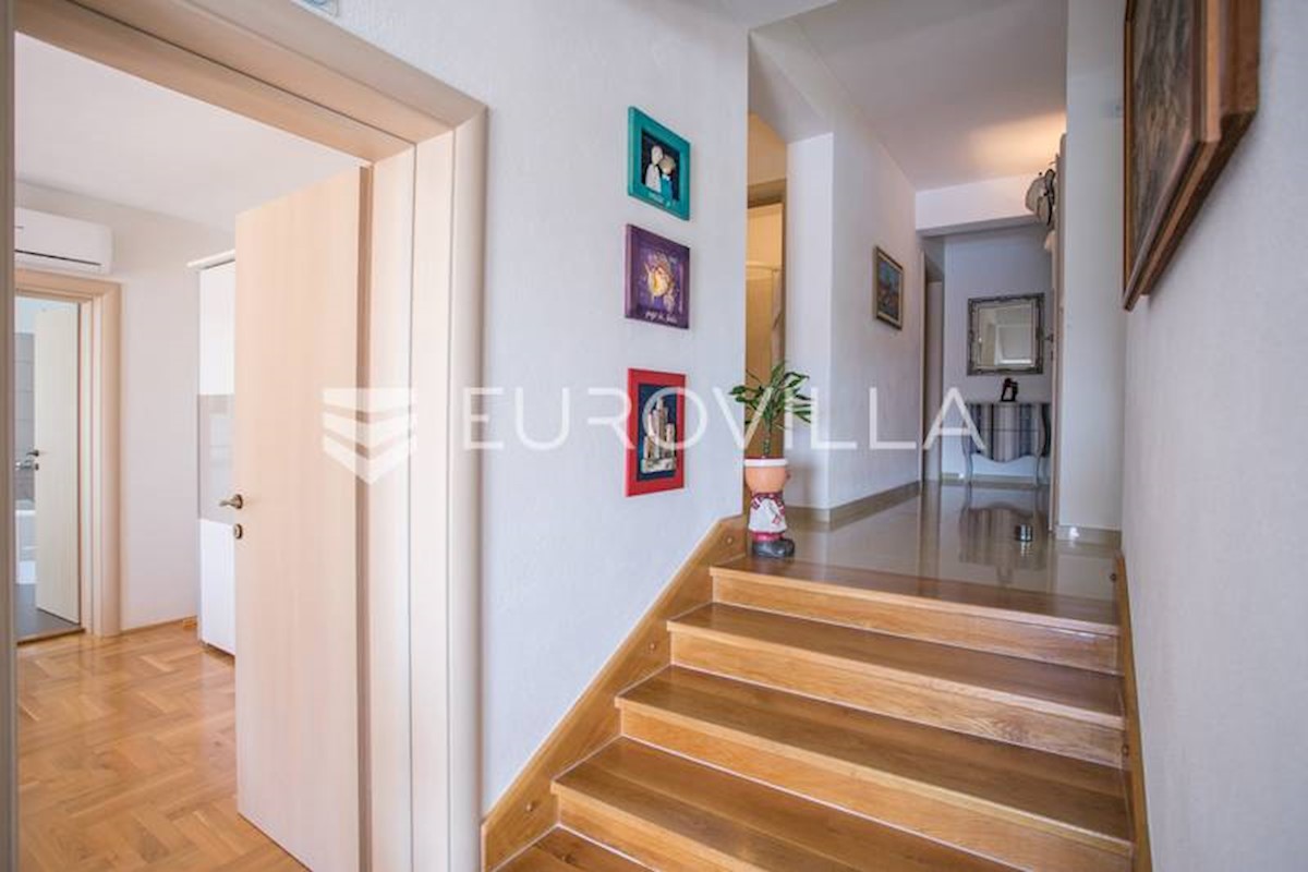 House For rent - SPLITSKO-DALMATINSKA TROGIR