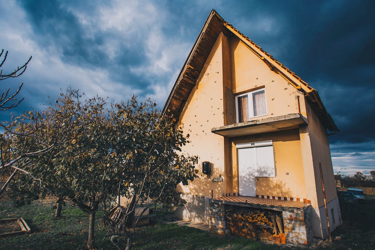 Hiša Na predaj - VUKOVARSKO-SRIJEMSKA VUKOVAR