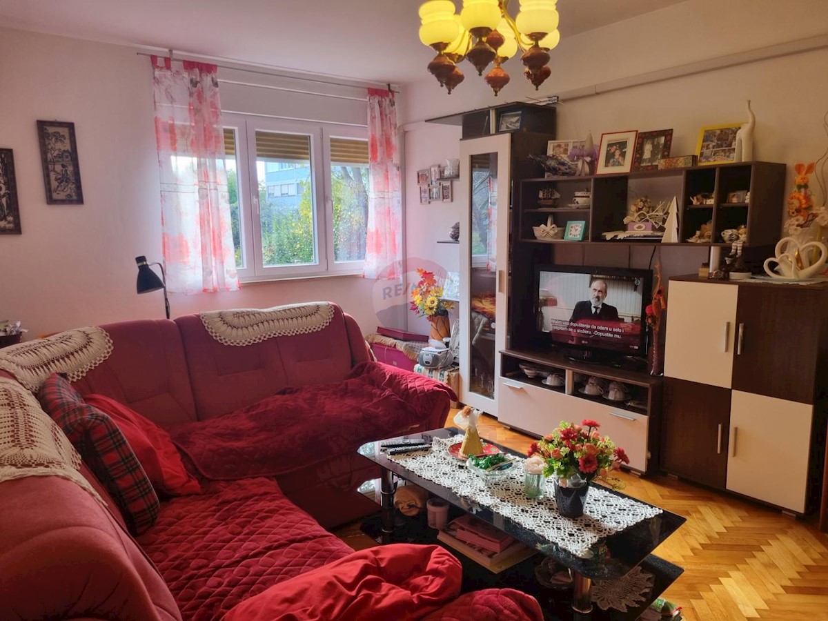 Flat For sale PULA