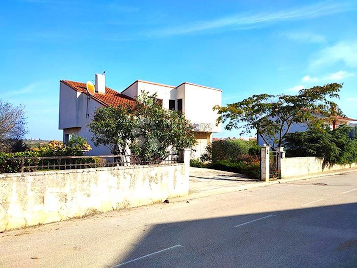 House For sale PULA