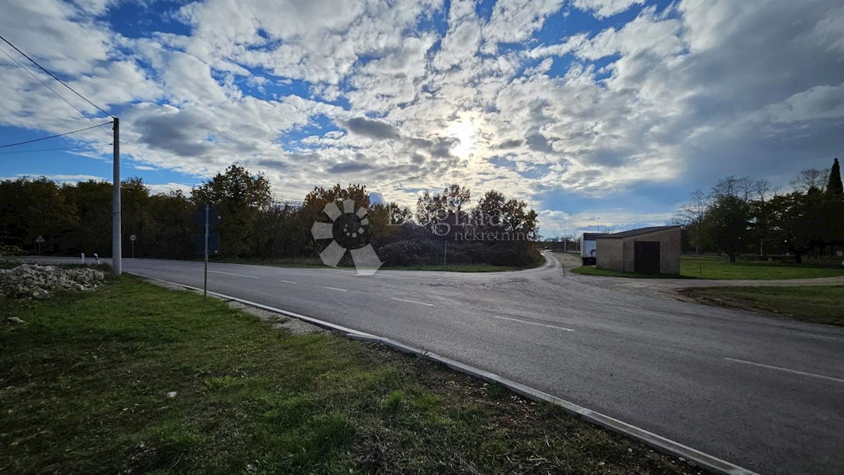 Parcela Naprodaj - ISTARSKA Svetvinčenat