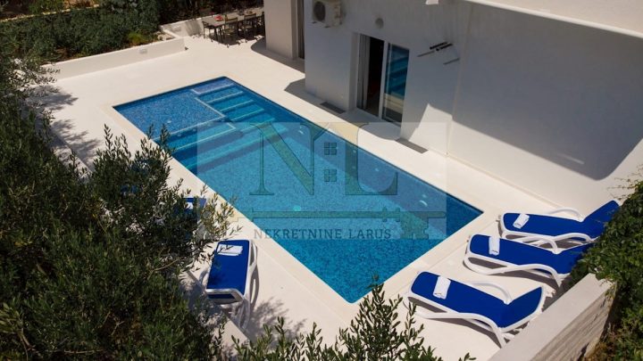 Apartmán na prodej 144 m² – Okrug Gornji
