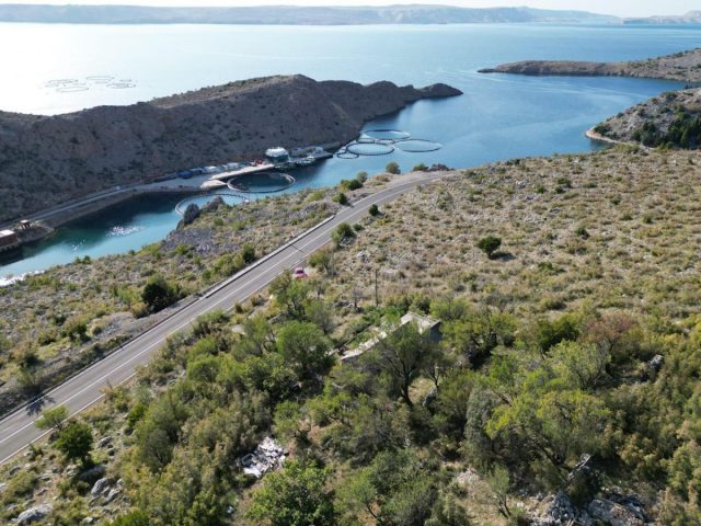 Pozemek na prodej 2300 m² – Lukovo Šugarje