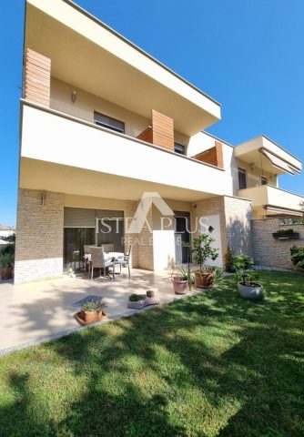 Maison à vendre 143 m² – Poreč