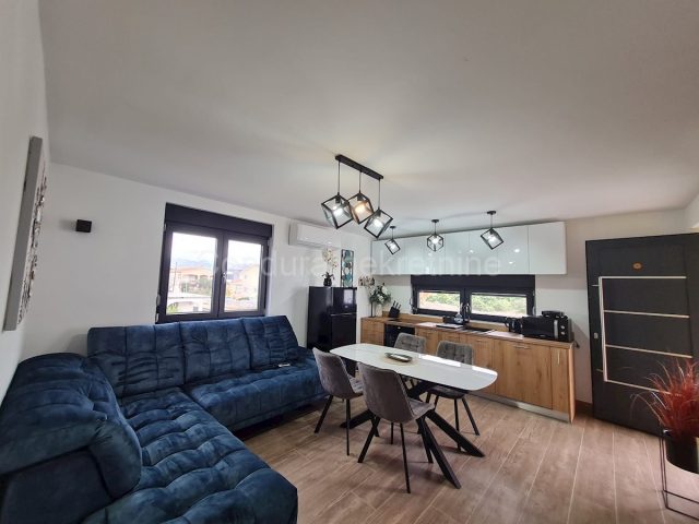 Casa in vendita 254 m² – Vrsi