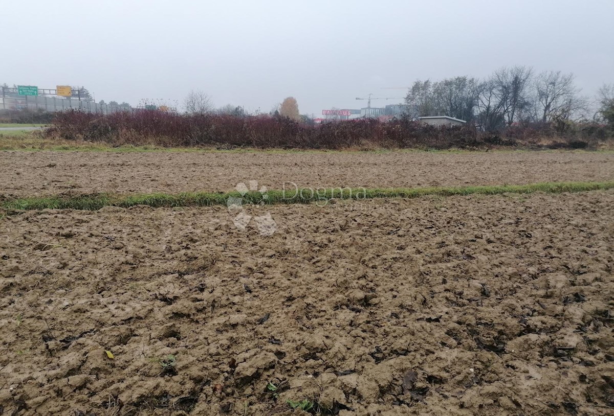 Terreno In vendita - GRAD ZAGREB ZAGREB