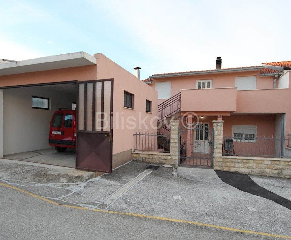 Casa In vendita - SPLITSKO-DALMATINSKA SPLIT