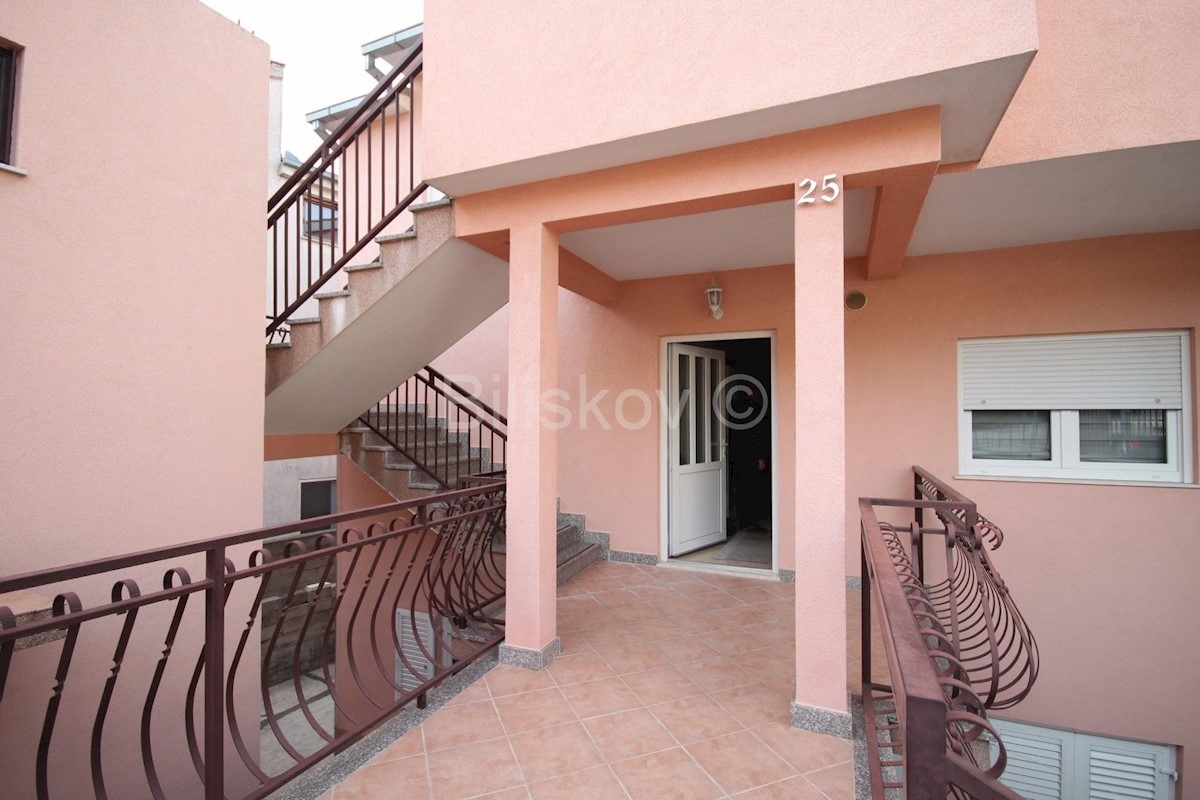 Maison À vendre - SPLITSKO-DALMATINSKA SPLIT