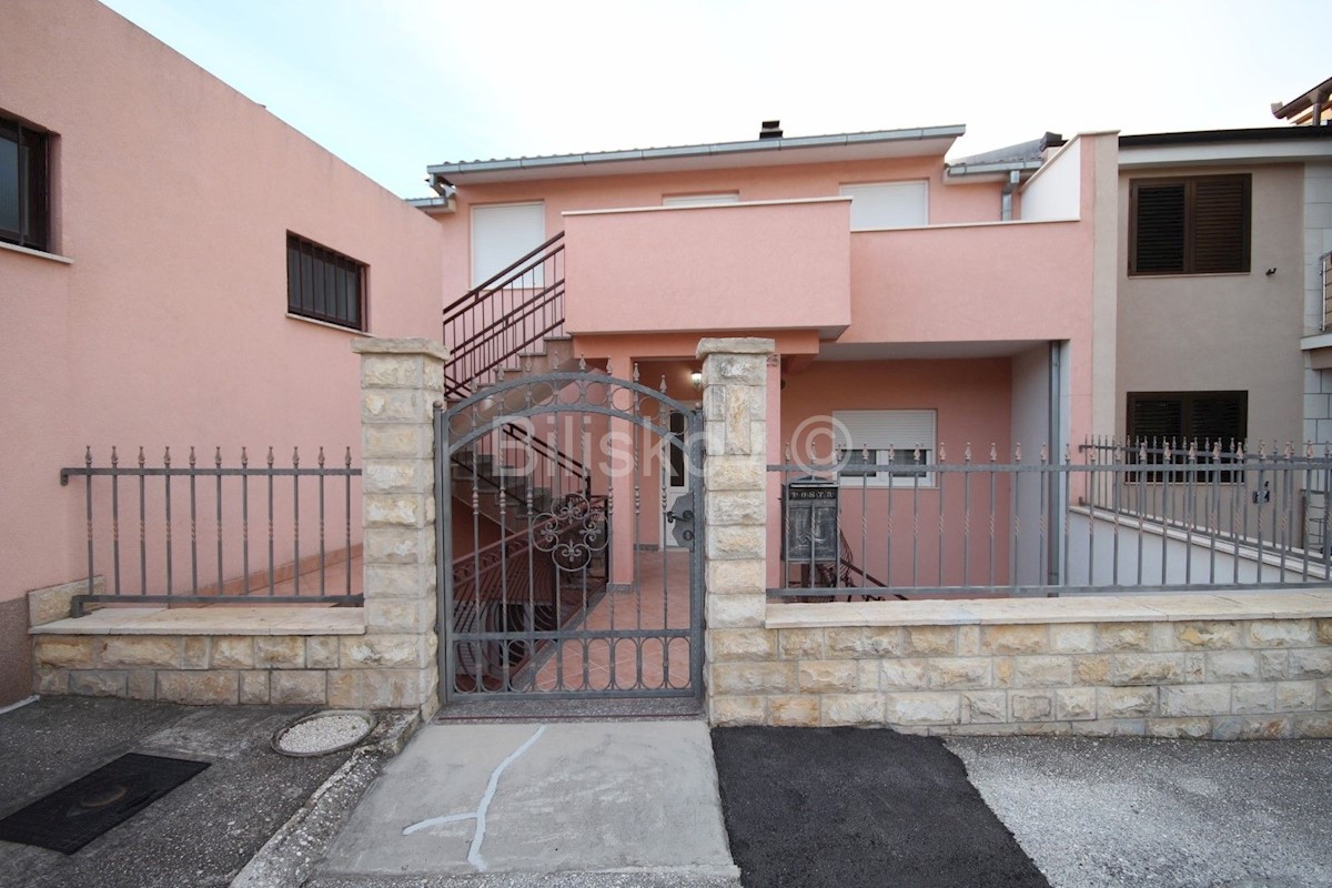 House For sale - SPLITSKO-DALMATINSKA SPLIT