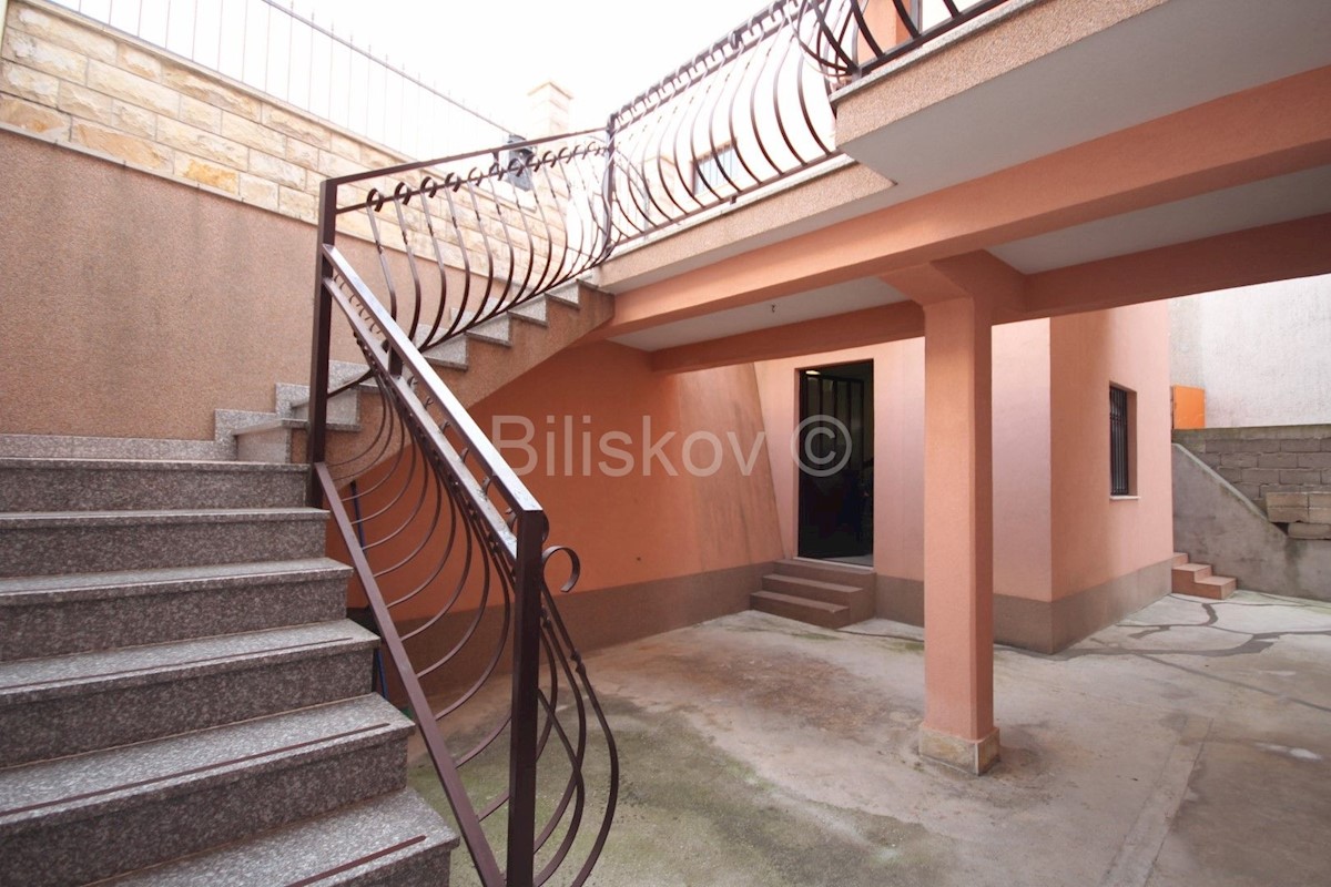 Casa In vendita - SPLITSKO-DALMATINSKA SPLIT