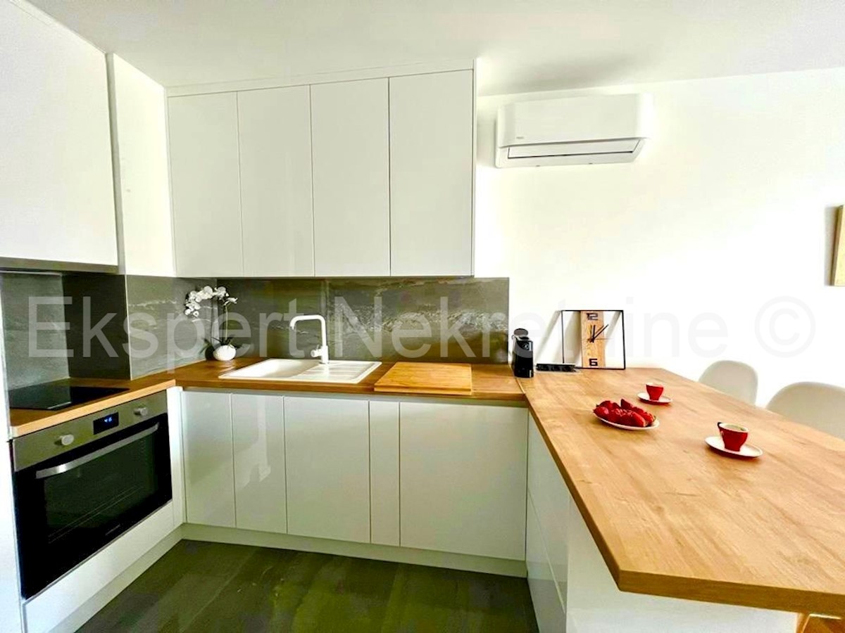 Appartement À vendre - SPLITSKO-DALMATINSKA SPLIT