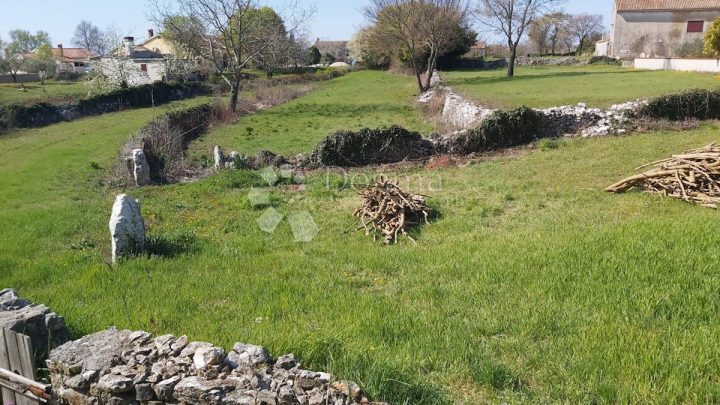Pozemok na predaj 850 m² – Barban