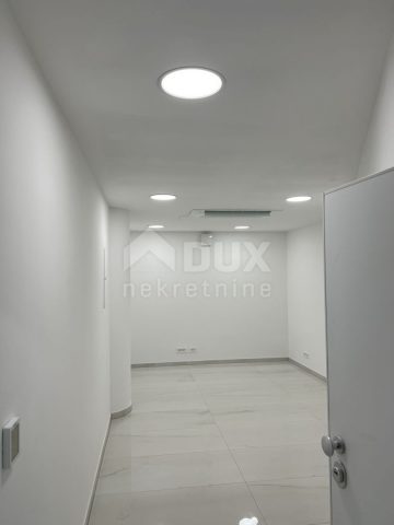 Commerciale in vendita 18 m² – Pula