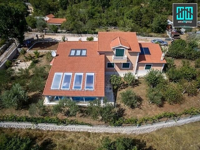 Hiša Naprodaj - Splitsko-dalmatinska Split - foto 2/31