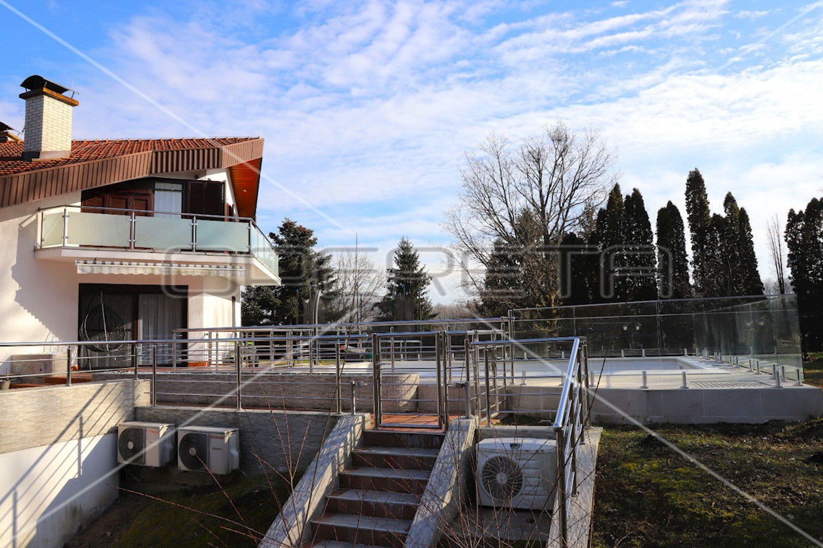 Maison À vendre - KARLOVAČKA OZALJ