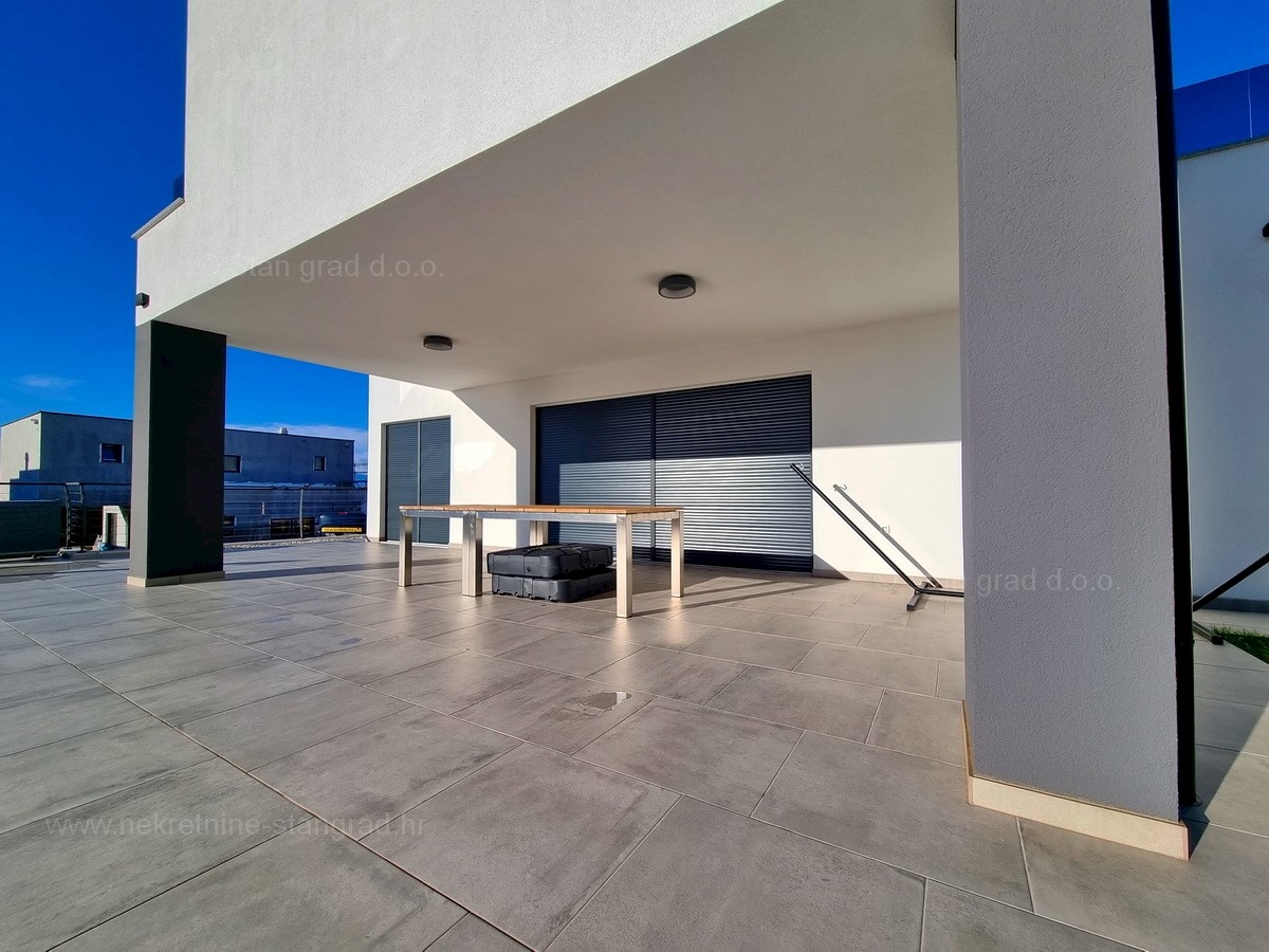 Dom Na predaj - PRIMORSKO-GORANSKA KRK