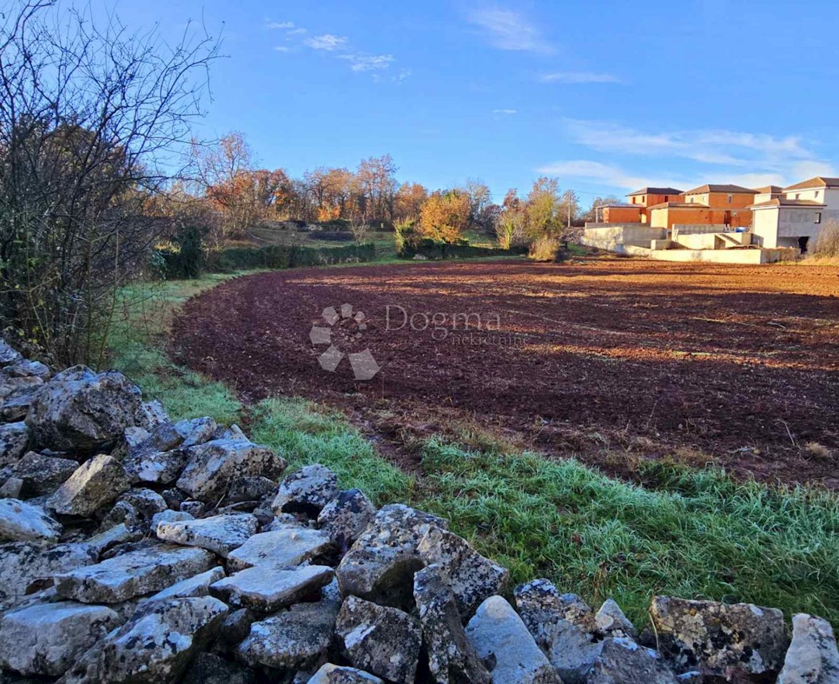 Zemljište Na prodaju - ISTARSKA SVETVINČENAT