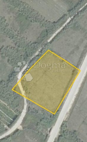 Działka na sprzedaż 3366 m² – Dinjiška