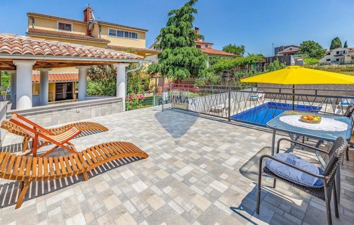 Kuća na prodaju 400 m² – Pula