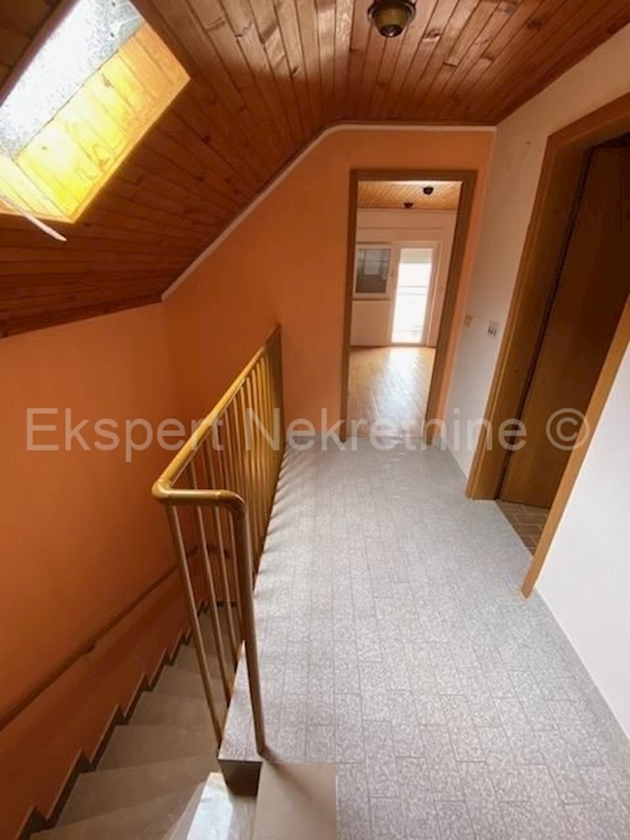 House For sale - SPLITSKO-DALMATINSKA PODSTRANA