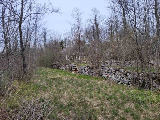 Pozemek na prodej 4057 m² – Permani