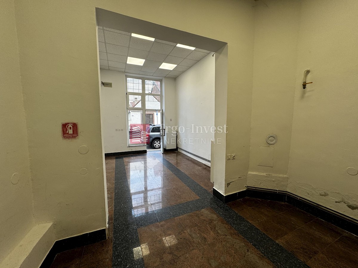 Business premises For sale -  