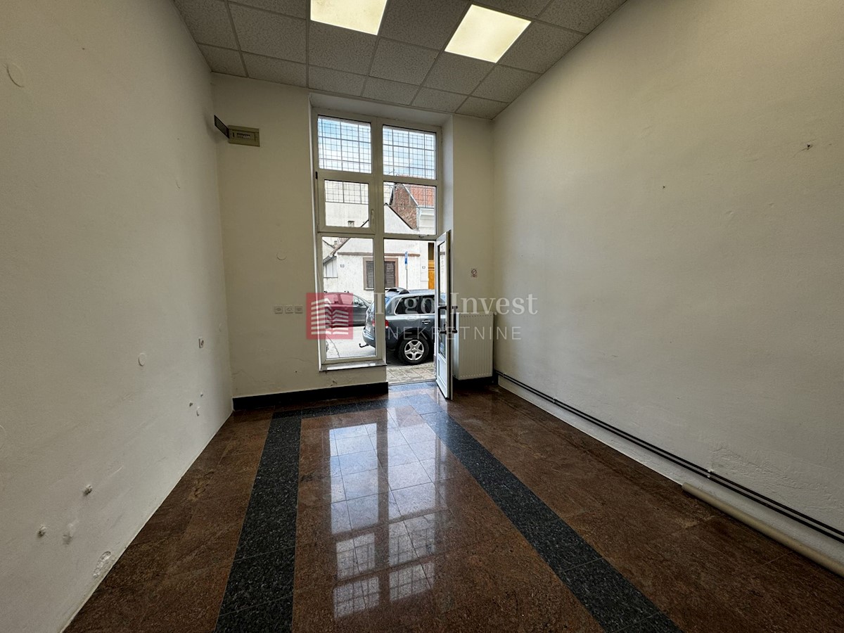 Business premises For sale -  