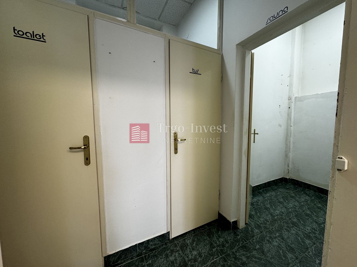 Business premises For sale -  