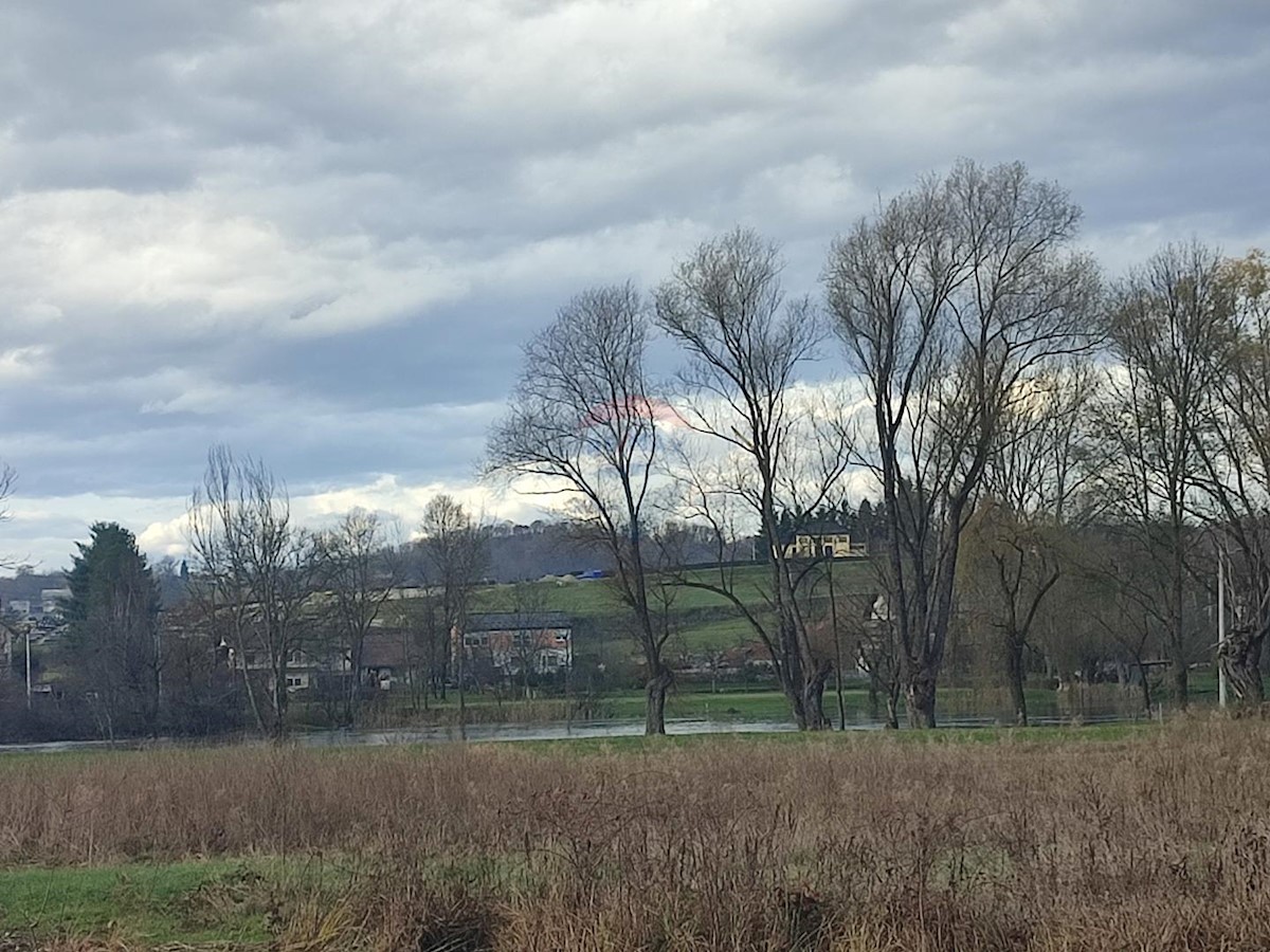 Terreno In vendita - KARLOVAČKA DUGA RESA