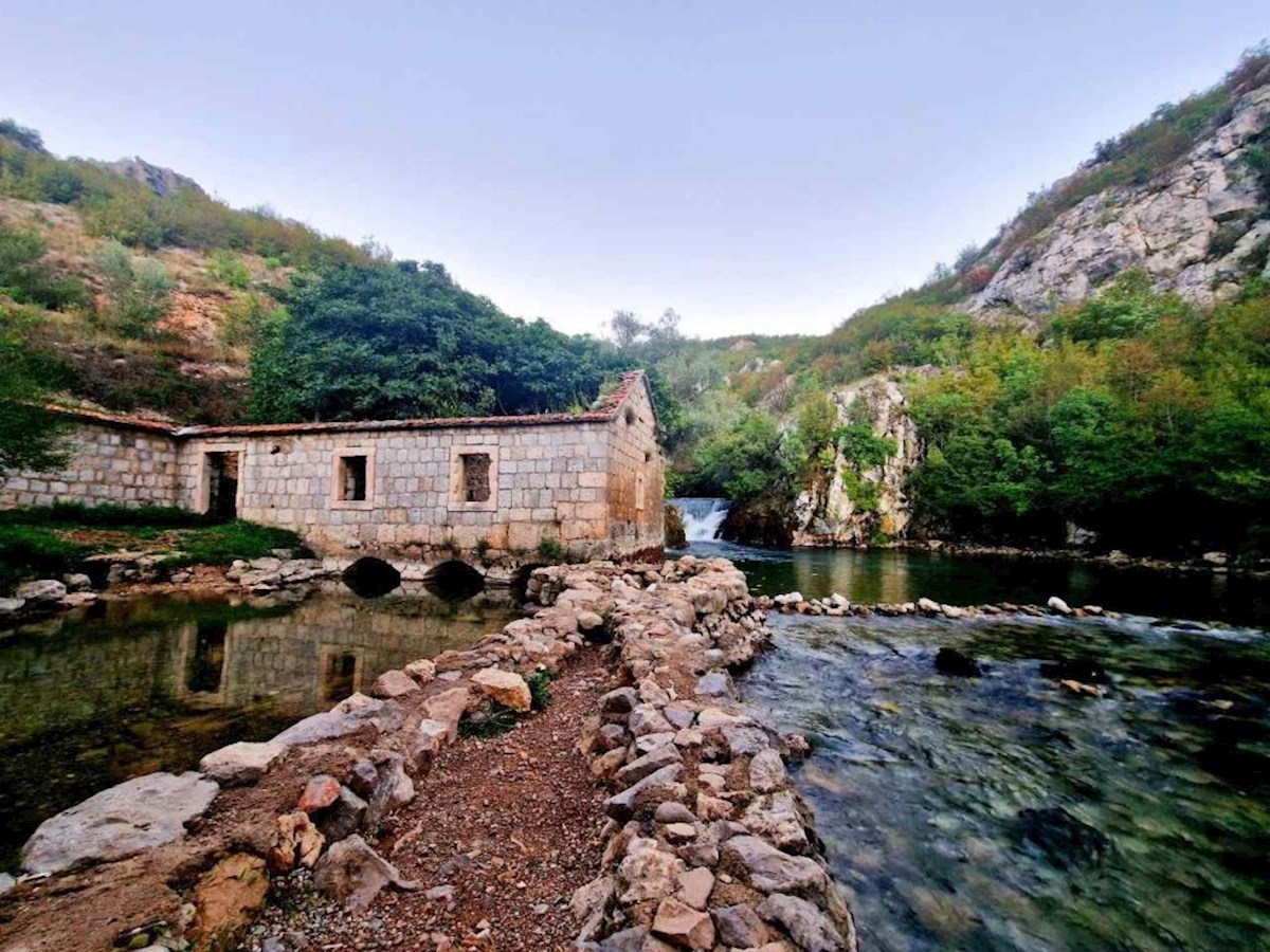 Kuća Na prodaju - SPLITSKO-DALMATINSKA OTOK